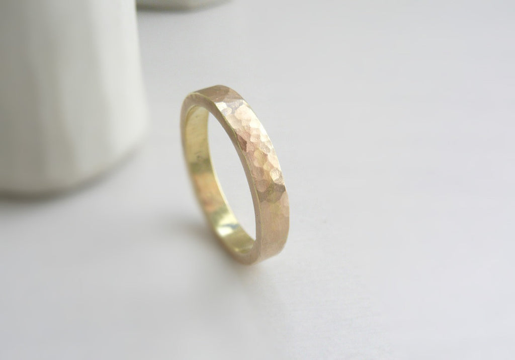 hammered wedding band 14 k yellow gold - Isabella Cascio Greggio